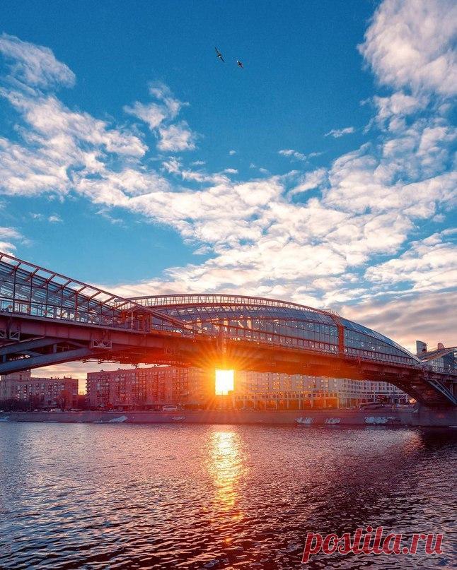 Пешеходный мост на Киевской, Москва