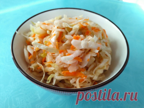 Квашеная капуста: хрустящая, с кислинкой за два дня | Ponchik_Life Пульс Mail.ru Вкусная, хрустящая и умеренно кислая квашеная капуста.