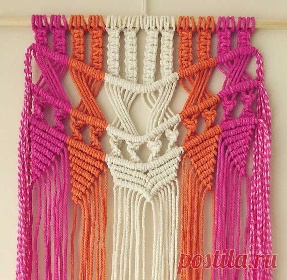 Bright Macrame wall hanging. от BOTANICAhome на Etsy