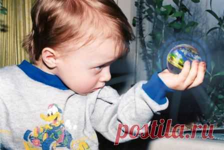 Прибор "Разумрудный шар"  - оздоровительный, развивающий и обучающий. С методическими аудио занятиями для настройки, развития и гармонизации эмоциональной сферы и для сфер чувств и ощущений, а также для сферы мышления. Предлагается детям среднего и старшего школьного возрастов, их родителям и специалистам, работающим с детьми.