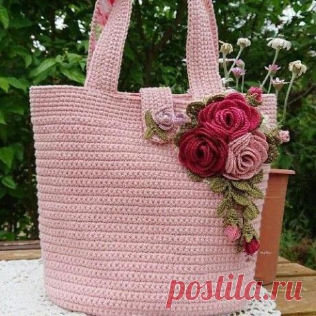 Crochet Flower Bag Free Crochet Pattern: flower bouquet purse, bag