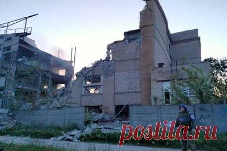 Командир «Ахмата» прокомментировал обстрел Луганска и контрнаступление ВСУ. Командир спецназа «Ахмат» Апти Алаудинов прокомментировал обстрел Луганска и контрнаступление ВСУ. Он указал на преждевременность заявлений о том, что обстрел велся ракетами британского производства, подчеркнув, что серьезного урона не было нанесено. Офицер добавил, что общество и бойцы готовы к контрнаступлению.