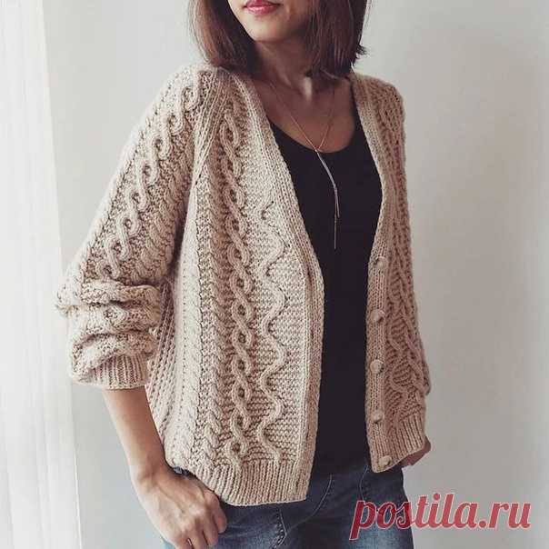 Пост на стене Кардиган Cabled Cardigan от Irene Lin.