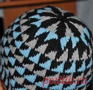Уютная шапочка с жаккардовым узором