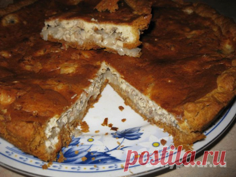 Вкуснючий пирог с рыбной консервой.