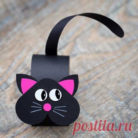 ​Объемный черный кот