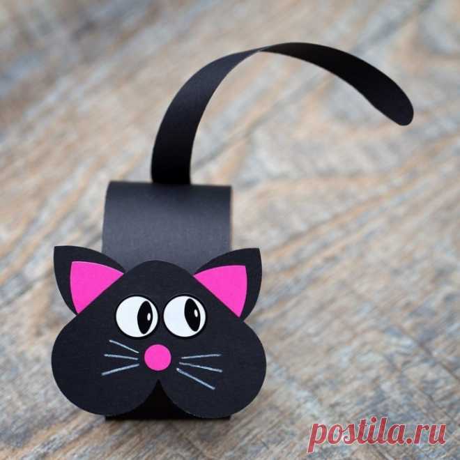 ​Объемный черный кот