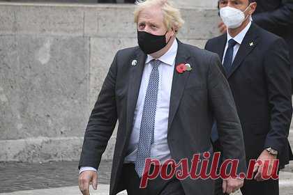 Стало известно о возможной встрече Джонсона и Сунака. Экс-премьер Великобритании Борис Джонсон и экс-глава Минфина Риши Сунак планируют встретиться в субботу вечером. По информации издания, ожидается, что политики обсудят возможность сотрудничества в новом кабинете министров. Джонсон и Сунак получили поддержку более ста парламентариев.