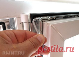 Как отрегулировать фурнитуру пластикового окна 

В данной статье расскажем, как самостоятельно отрегулировать пластиковые окна и тем самым исправить мелкие дефекты механизмов оконной фурнитуры. Для этого нужно знать расположение и принцип работы элементов и принципы их настройки. 

Применение в пластиковых окнах качественной фурнитуры обеспечивает надёжную работу продолжительное время. Но любой механизм, и оконная фурнитура в том числе, нуждается в регулярном техническом о...