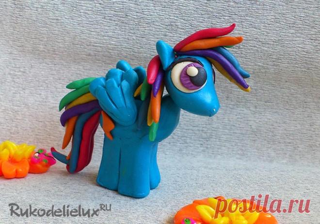 Здесь представлены авторские мастер-классы как слепить поделки из пластилина своими руками для детей пошагово с фото. Эти поделки из пластилина делаются легко и просто.