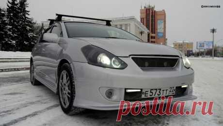 Toyota Caldina T240. Универсальный универсал Toyota Caldina – наверное самый популярный полноприводный универсал Toyota Motor Corporation. Первое поколение этого автомобиля T190 появилось в 1992 году и была призвана конкурировать в первой степен...
