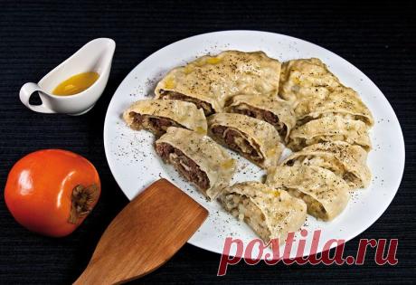 Хунон (паровой рулет с мясной или с картофельной начинкой)