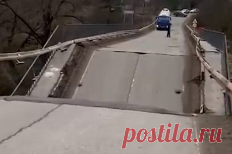 Дело возбудили после обрушения моста в Подмосковье. В Подольске Московской области возбудили уголовное дело после обрушения пролета моста. Расследование ведется по статье 293 («Халатность») УК РФ. По данным ведомства, обрушение пролета произошло около 11:30 мск на автодороге «Щапово – Дубровицы». Мост проходил через реку Пахра.