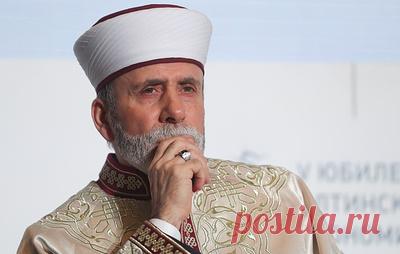 Муфтий Крыма: Россия претендует на первенство благодаря своей религиозной политике. Ислам в Крыму имеет давнюю историю. Первые мусульманские общины появились здесь еще в Средние века. Сегодня основу общины составляет один из коренных народов полуострова — крымские татары, однако среди верующих также есть азербайджанцы, узбеки и представители других народов. О том, как живут сегодня мусульмане Крыма и что думают о происходящем вокруг, ТАСС поговорил с муфтием Крыма Эмирали Аблаевым