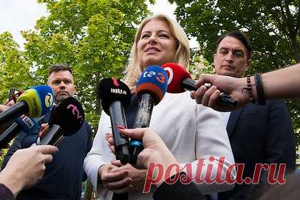 Президент Словакии решила приостановить помощь Украине. Президент Словакии Зузана Чапутова решила остановить помощь Киеву до созыва парламента.