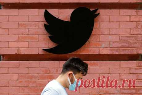 В Роскомнадзоре назвали условие для работы Twitter в России. Замглавы Роскомнадзора (РКН) Вадим Субботин назвал условие для работы Twitter в России. Ведомство полностью снимет ограничения на скорость работы социальной сети, когда она удалит все материалы, содержащие запрещенный российским законодательством контент. Социальной сети осталось удалить последние девять процентов.