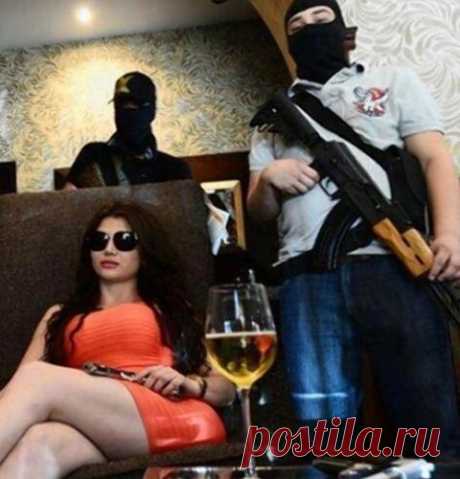 Эти женщины держат в страхе целые страны. 7 опаснейших гангстерш современности.