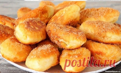 Воздушные "ленивые" пирожки Беру 1 яблоко и 1 яйцо: готовлю вкусные и воздушные ленивые пирожкиИнгредиенты:- Мука-350 г. - Яйцо-1 шт - Сахар-3 ст.л - Соль-щепотка- Разрыхлитель-1 ч.л. - Растительное масло-3 ст.л. - Сметана 20%- 200 г. - Молоко-50 мл - Ванилин. - Яблоко-1 шт. Дополнительные ингредиенты: - Сахар-3...
