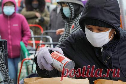 Американский рынок охватил масштабный дефицит товаров. США охватил масштабный дефицит товаров — от застежек-молний и стекла до бульдозеров и бурбона. Нехватка продукции и сырья прежде всего затронула отрасли, зависящие от поставок с других континентов, так как грузовое судоходство переживает кризис. До пандемии покупка нужных деталей совершалась лишь одним кликом.