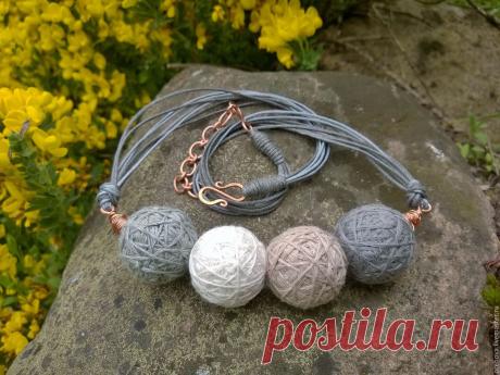 " Мега-клубочки " Бусы Текстильные Лен Проволока Медь Бохо Этно Серый – купить в интернет-магазине на Ярмарке Мастеров с доставкой &quot; Мега-клубочки &quot; Бусы Текстильные Лен Проволока Медь Бохо Этно Серый – купить или заказать в интернет-магазине на Ярмарке Мастеров | Четвертая работа из летней коллекции -  бусы в&hellip;