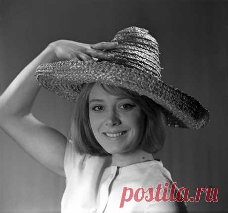 Прелестная Маргарита Терехова в молодые годы. 




