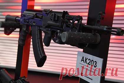 Российские АК-203 выпустят в Индии со стопроцентной локализацией. Российско-индийское предприятие Indo-Russian Rifles Private Limited намерено полностью локализовать производство автоматов АК-203 в Индии. Об этом пишет ТАСС. В компании отметили, что «в производственных планах совместного предприятия заложена стопроцентная локализация производства автоматов АК.