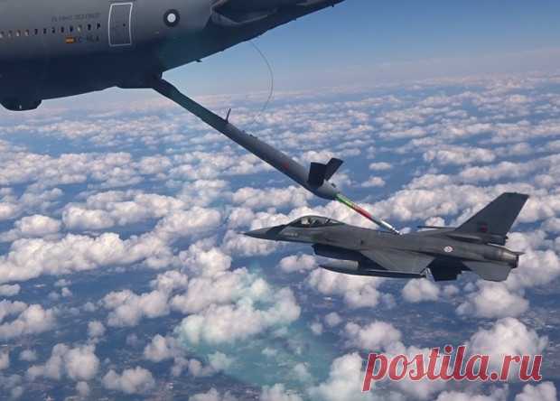 Испытана система автоматической дозаправки в воздухе 
Испытания автоматической системы дозаправки в воздухе Airbus

Европейский авиастроительный концерн Airbus провел серию испытаний автоматической системы дозаправки самолетов в воздухе. Согласно сообще…