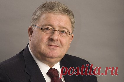 Польша выступила против беспошлинной торговли с Украиной. Польша выступает «принципиально против» беспошлинной торговли с Украиной, заявил министр сельского хозяйства и развития сельской местности Польши Чеслав Секерский. По словам главы польского Минсельхоза, свободная торговля Евросоюза с Киевом «принесла результаты, противоположные намеченным».