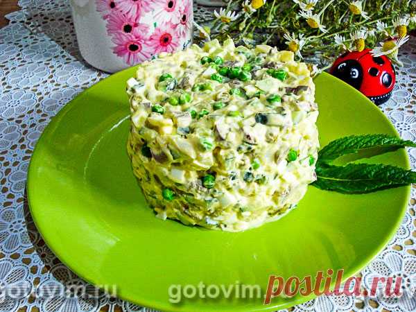 Салат «Оливье» из куриных сердечек и молодых овощей. Рецепт с фото В этом варианте салат «Оливье» приобретает совершенно иной вкус. Его готовят из молодых свежих овощей и раннего зеленого горошка. Мясо или колбасу заменяем куриными сердечками. По желанию салат можно заправить домашним майонезом.