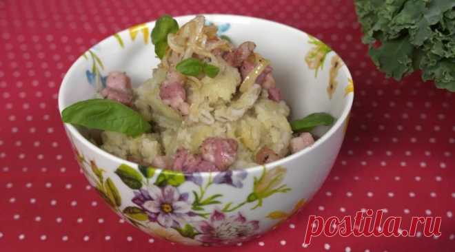Kартофельное пюре с ячменной крупой (мульгипудер) Когда какой-нибудь иностранный гость приезжает в Эстонию, он почти всегда спрашивает угостить его каким-нибудь национальным эстонским блюдом. И довольно часто ему предлагают кашу мульгипудер. Почему? Поскольку трудно найти другое настолько же эстонское блюдо как каша мульгипудер!