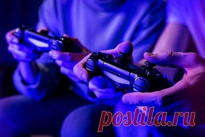 Раскрыта новая консоль PlayStation. Компания Sony может выпустить новую консоль. Авторитетный инсайдер Джефф Грабб заявил, что корпорация работает над обычной портативной консолью, которая будет поддерживать стриминг размещенных в «облаке» игр. Также из раскрытых данных специалиста следует, что новое поколение PS Vita не ожидается.