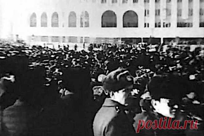 Новоузенская резня в Казахстане летом 1989 года Межнациональные отношения к концу существования СССР были далеки от идеалов официально провозглашенного интернационализма, считавшегося неотъемлемой частью марксизма-ленинизма. Во время перестройки первое столкновение на национальной почве случилось в декабре 1986 года в Казахстане из-за назначения представителя некоренного населения Геннадия Колбина на должность главы республики.