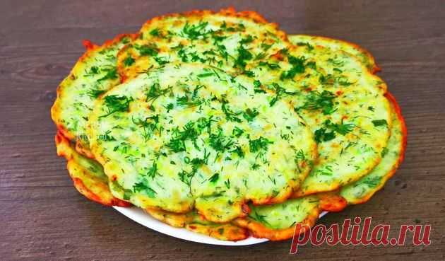 Сейчас кабачки уже подешевели и я покупаю их чаще: готовлю вкусные кабачковые блинчики на кефире. Минимум затрат и времени | MEREL KITCHEN Пульс Mail.ru