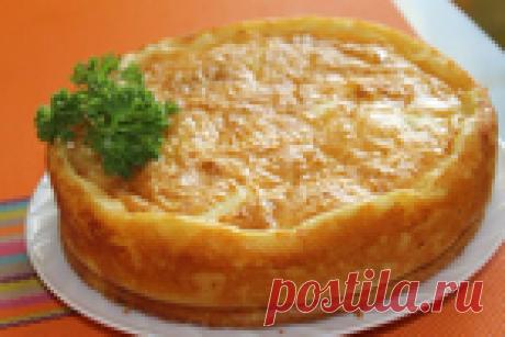 Картофельный пирог с мясной начинкой.