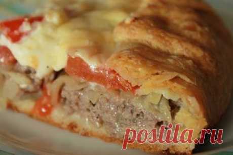Открытый мясной пирог!

Пирог просто восторг!! нежное картофельное тесто и много-много сочной и ароматной начинки.... советую попробовать!! Пирог вкусен и горячий, и холодный!!

Ингредиенты:

Для теста:
200 гр. картофеля,
200гр. муки,
1 яйцо,
50гр. сливочного масла,
соль.

Для начинки:
500гр. свинины (или фарша),
2 болгарских перца,
1 помидор,
2 небольшие луковицы,,
100 мл. жирных сливок (33-38%),
100 мл. молока,
2 небольших яйца (в заливку),
2 ст.л. томатной пасты,
соль,п...