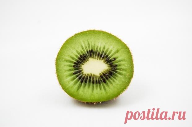 Почему стоит есть киви каждый день: 7 полезных свойств экзотического фрукта