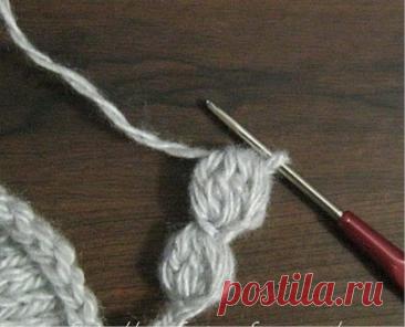 How to crochet pompons to trim the edge of the product