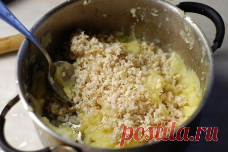 Даже лучше мясных: Картофельные котлеты с курицей 


Моя дочка обожает их!










Ингредиенты:-куриная грудка-картофель-луковица-растительное масло
Приготовление: Заранее отварена куриная грудка (но может быть любая другая часть курицы). Картошка …