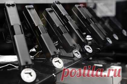 Умер создатель оружейного бренда Glock Гастон Глок. Оружейник Гастон Глок умер на 95-м году жизни. Он создал компанию по производству огнестрельного оружия под брендом Glock.