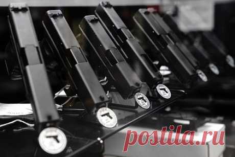 Умер создатель оружейного бренда Glock Гастон Глок. Оружейник Гастон Глок умер на 95-м году жизни. Он создал компанию по производству огнестрельного оружия под брендом Glock.