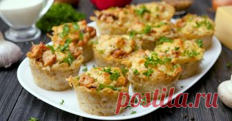 Превосходная закуска, которая сочетает в себе 2 обожаемых всеми блюда: золотистые  драники и ароматный жюльен  Аппетитней не бывает!