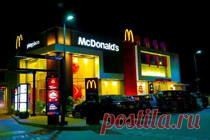 В работе ресторанов McDonald's по всему миру случился сбой. Некоторые рестораны McDonald's в разных странах мира столкнулись с системным сбоем, из-за которого пришлось остановить работу. В частности, на проблемы пожаловались в Японии, Гонконге и Австралии. В отдельных точках были остановлены кассы самообслуживания, в Мельбурне можно было расплатиться только наличными.