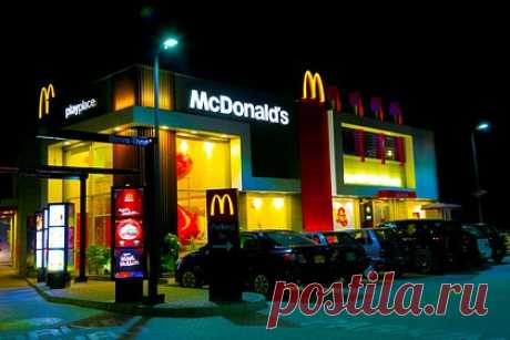 В работе ресторанов McDonald's по всему миру случился сбой. Некоторые рестораны McDonald's в разных странах мира столкнулись с системным сбоем, из-за которого пришлось остановить работу. В частности, на проблемы пожаловались в Японии, Гонконге и Австралии. В отдельных точках были остановлены кассы самообслуживания, в Мельбурне можно было расплатиться только наличными.