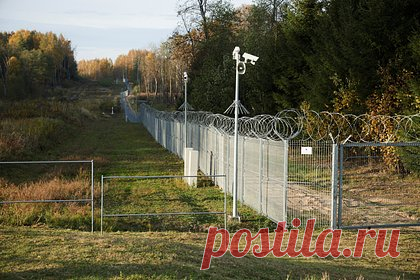 На российско-литовской границе образовалась пробка из грузовиков. На российско-литовской границе в Калининградской области образовалась пробка из нескольких десятков грузовиков. Сообщается, что на выезд в Литву перед пунктом пропуска Чернышевское собралась очередь из 80 грузовых автомобилей. 25 грузовиков стоят в нейтральной зоне после оформления российскими пограничниками.