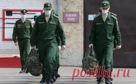 В Минобороны заявили о работе с Минздравом по QR-кодам для военных. Минобороны и Департамент информационных технологий мэрии Москвы (ДИТ) ведут поиск решения коллизии, возникшей из-за отсутствия у военнослужащих QR-кодов, необходимых для посещения кафе, ресторанов и других организаций в столице, сообщили РБК в пресс-службе военного ведомства.