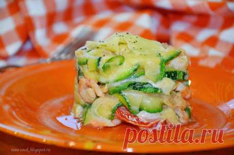 Теплый салат с кабачками и креветками.