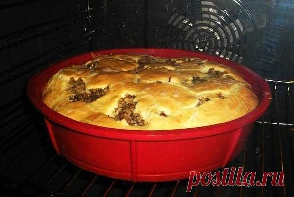 Быстрый пирог на кефире со сметаной — оооочень вкусно