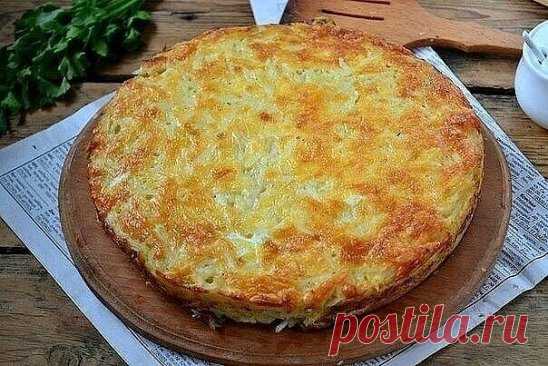 Запеканка из тертого картофеля с сыром и чесноком.
Вкуснятина, без добавки никто не уйдет!
Ингредиенты:
6 средних картофелин
2 яйца
2 зубчика чеснока
3-4 ст. ложки майонеза
100 г сыра
1 ст. ложка сушеного укропа (или другой зелени, которая вам по душе)
соль, перец – по вкусу
*Все ингредиенты я обычно кладу «на глаз», и конечно же, большой строгости в пропорциях тут быть не может. Всё зависит от вкусов вашей семьи и может варьироваться.
Сложность: низкая.
Время приготовления: