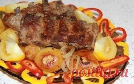 Картофель с ребрышками в мультиварке