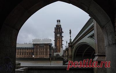 Отреставрированные часы Биг-Бена откроют на Новый год. В течение нескольких лет сотни мастеров обновляли каменную кладку, заменяли металлические конструкции, перекрасили и покрыли башню позолотой